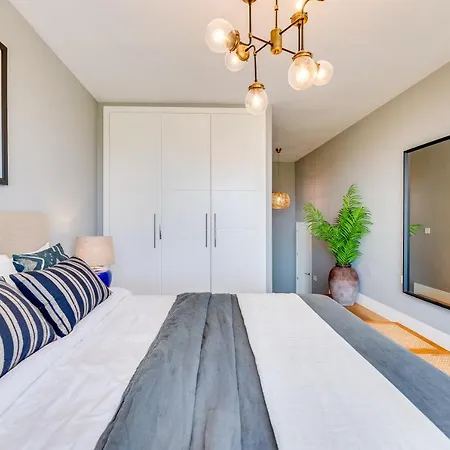 Апартаменты Renovated 4bdrm Luxury - Frontline Golf