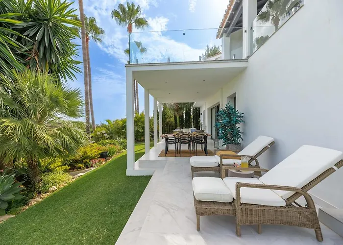 Апартаменти Renovated 4bdrm Luxury - Frontline Golf Естепона