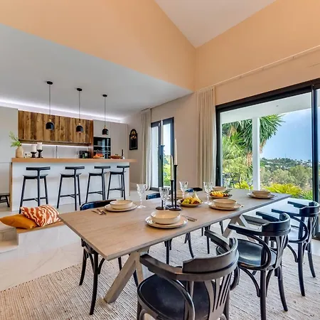 Apartment Renovated 4bdrm Luxury - Frontline Golf *