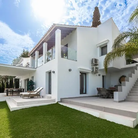 Renovated 4bdrm Luxury - Frontline Golf Apartment *