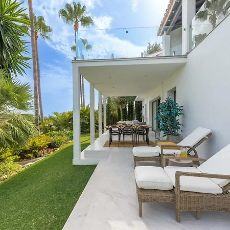 Apartman Renovated 4bdrm Luxury - Frontline Golf Estepona