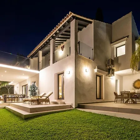 Renovated 4bdrm Luxury - Frontline Golf *