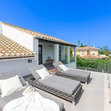 Renovated 4bdrm Luxury - Frontline Golf *