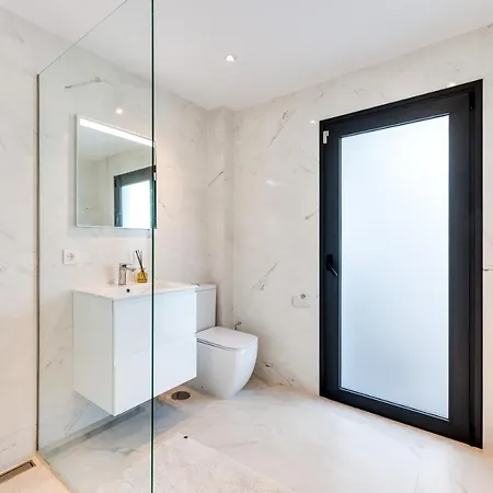 Renovated 4bdrm Luxury - Frontline Golf * Estepona