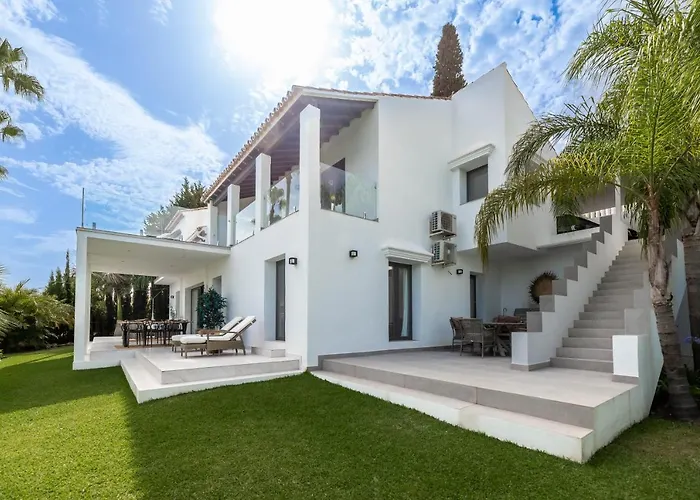 Renovated 4bdrm Luxury - Frontline Golf Apartment *